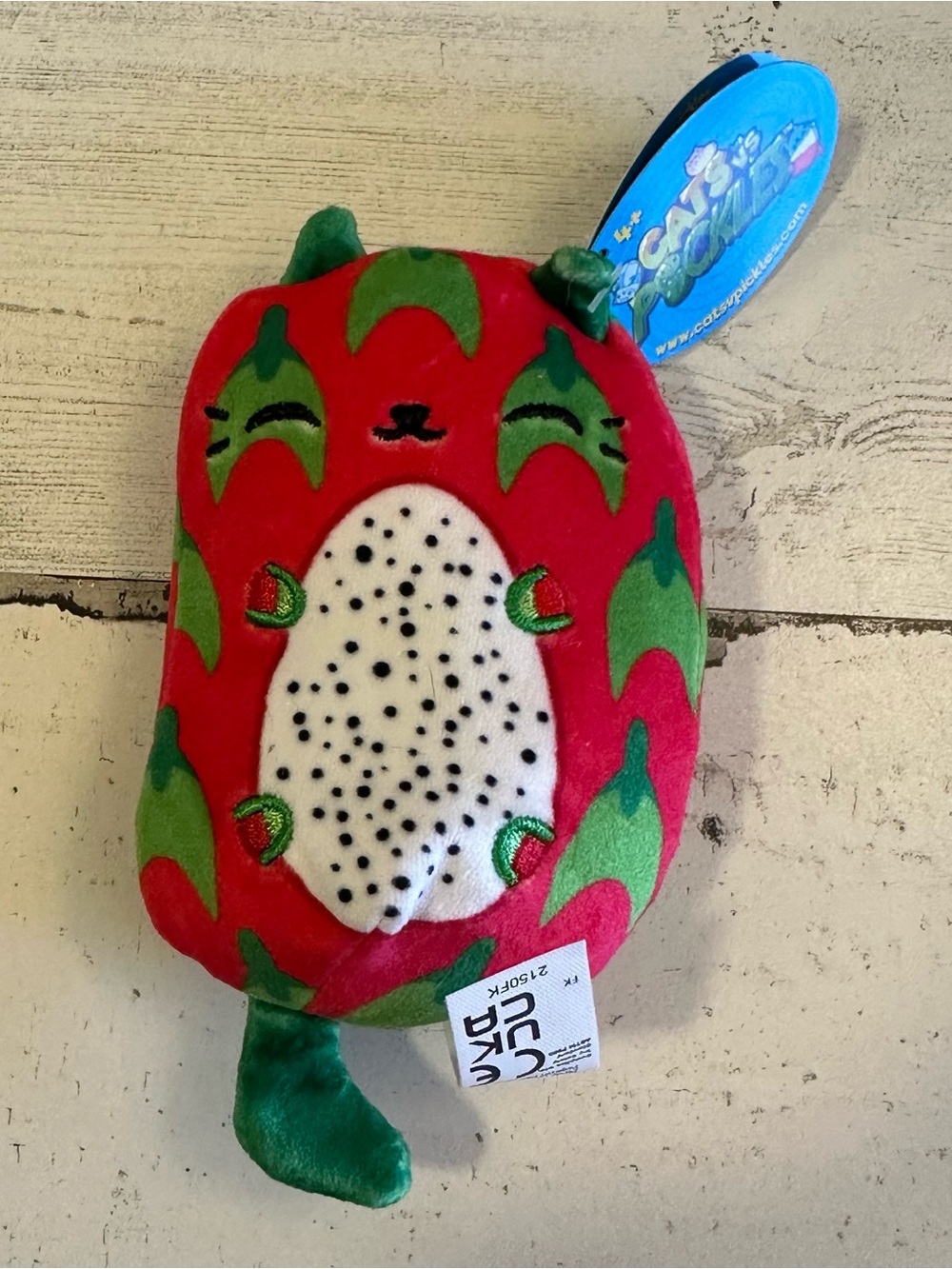 Cats Vs Pickles Dragon Fruity Bean #322 NEW